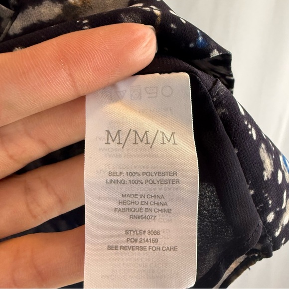 Cabi Starry Night Print Ruffle Button Up Shirt
Size:M Long Sleeve Blouse - Picture 10 of 14